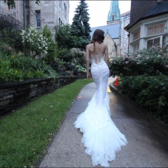 Inbald Dror VIP Wedding Gown - Picture 1 of 10
